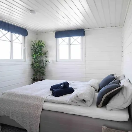 Paradise By The Seaside 펜션 *