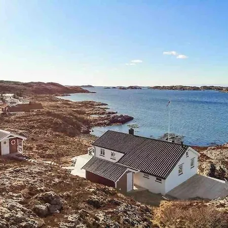 Paradise By The Seaside * Hitra