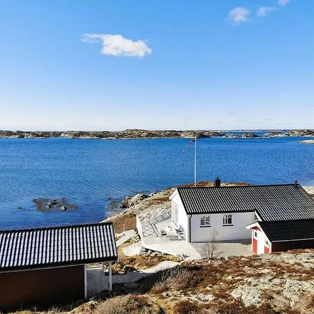 Paradise By The Seaside * Hitra