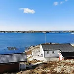 Paradise By The Seaside * Hitra